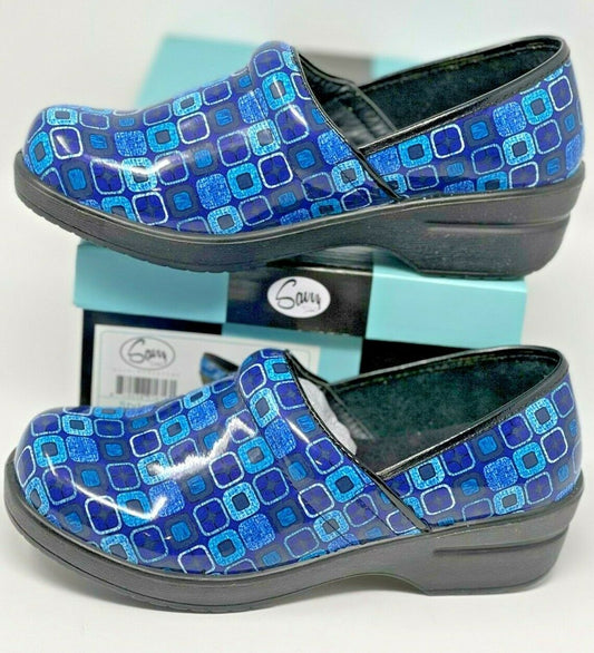 Savvy Brandy Blue Cubes Nursing Shoes - Size 9